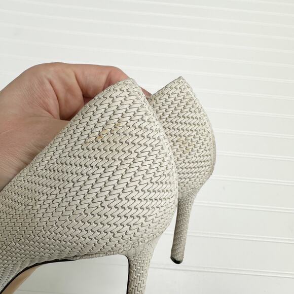 Jimmy Choo Romy 100 Embossed Leather Pumps Latte Cream Off White Heels 37 - Picture 9 of 10